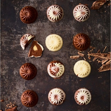 Lav lækre praliner chokolader med formen fra Birkmanns Chocolaterie serie