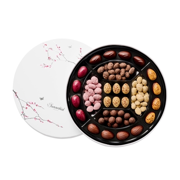 Gaveæsken er fyldt med Summerbirds favorit påskevarianter - 625g luksus chokolade