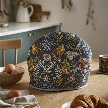 Tehætten fra Ulster Weavers er inspireret at William Morris design og dekoreret med fugle, grene og blomster
