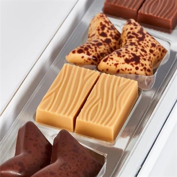 Lækre fyldte chokolader med forskellige amber chokolader