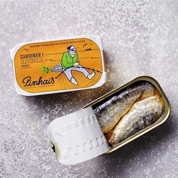 Store stykker af velsmagende sardiner i olivenolie