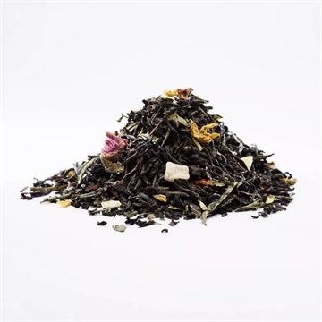 Grøn Sencha te og sort Keemun danner basen i denne skønne te