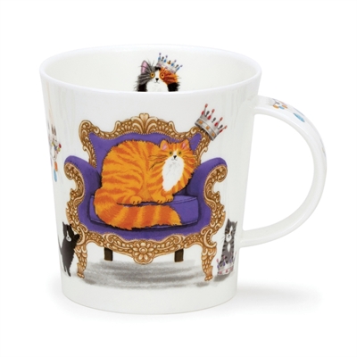 Kop med motiv af orange kat på trone. Fine Bone China produceret i England