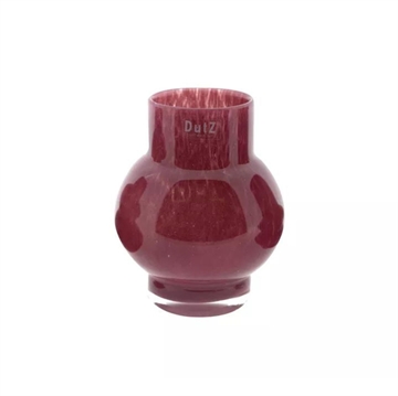 Mundblæst vase i hindbærfarvet glas. 17 cm høj