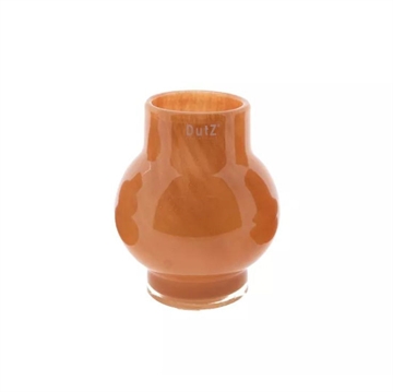 Mundblæst vase i varm orange. 17 cm høj