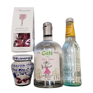 Lækker gavepakke med Fru Skov Gin, tonic, Amarena Fabbri kirsebær samt Summerbird mandler