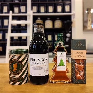 Gavepakke med the, gløgg, julesnaps og karameller