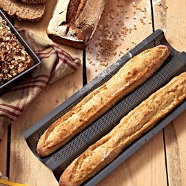 Perforeret non-stick bageform til flutes og baguettes